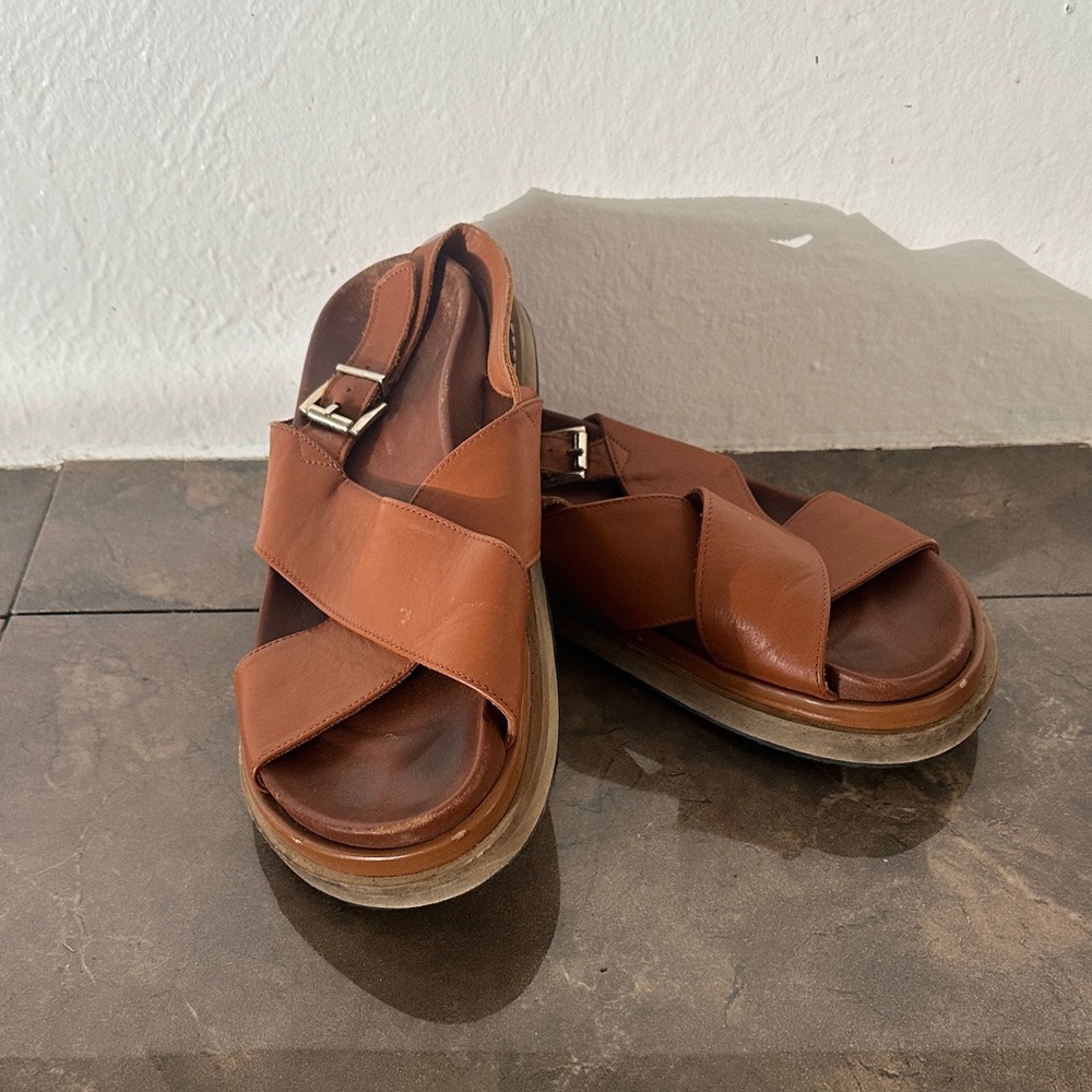 ALOHAS Tan Leather Sandals with Buckle